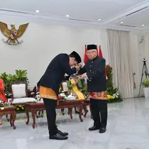 Momen pisah sambut Wapres ke-13 Ma'ruf Amin dengan Wapres Gibran Rakabuming Raka di Istana Wapres, Jakarta. (Foto: BPMI Setwapres)