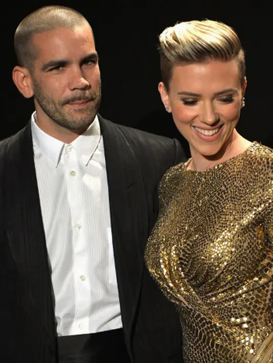 “Pastinya ini merugikan, terutama untuk anak perempuan kami, keputusan Scarlett tentunya membuat kehidupan pribadi kami tersiar publik,” ucap Romain dilaporkan Aceshowbiz.com, Kamis (9/3/2017). (AFP/Bintang.com)