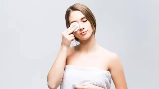 Wanita Dipaksa Hapus Makeup di Bandara karena Tak Terdeteksi Sistem