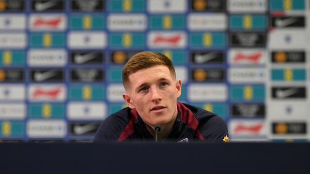 Manchester United Ikut Minati Elliot Anderson