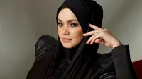 Sejak lama Siti Nurhaliza mengagumi sosok Rhoma Irama.