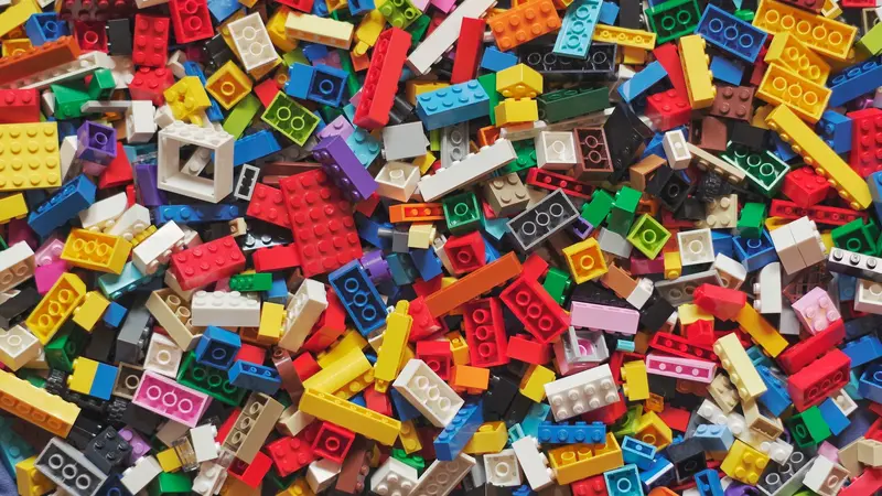 Lego/unsplash Xavi