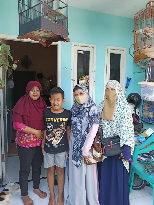 Tunanetra berprestasi, Tegar menerima beasiswa dari Y-AMI.