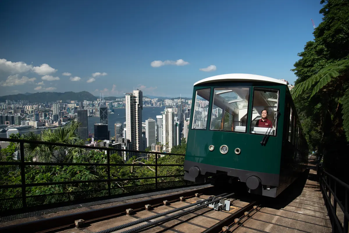Kembali Beroperasi Setelah Renovasi Peak Tram Hong Kong Tawarkan Pengalaman Menakjubkan