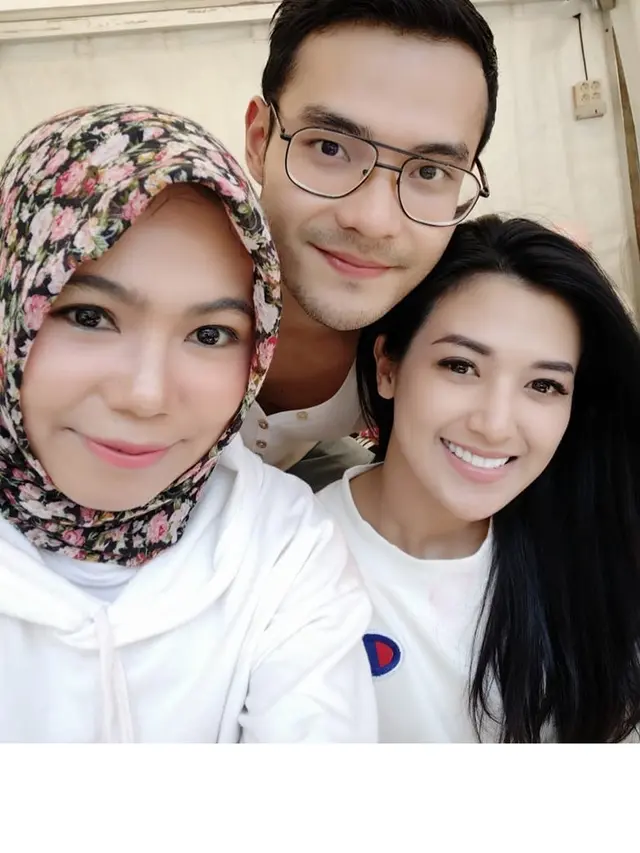 Jarang Terlihat di Layar Kaca, Ini 6 Potret Terbaru Sylvia Fully
