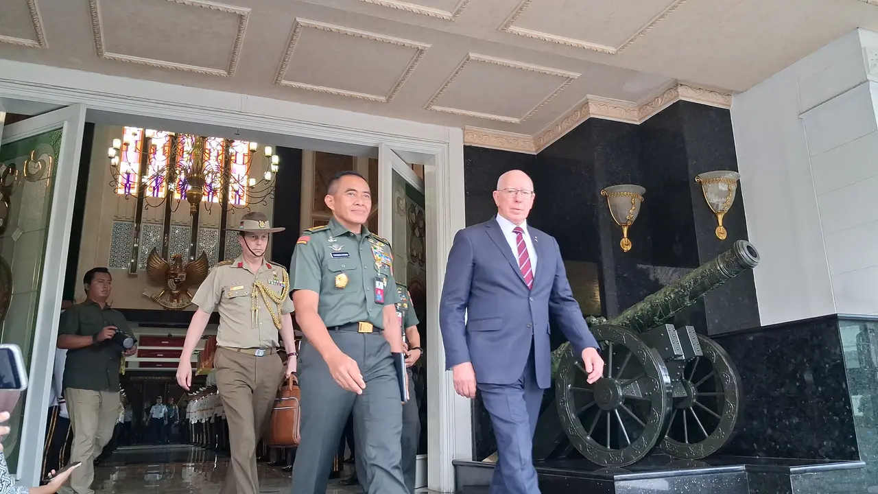 Menteri Pertahanan atau Menhan Sjafrie Sjamsoeddin menerima kunjungan Mantan Panglima Angkatan Bersenjata sekaligus mantan Gubernur Jenderal Australia Jenderal (Purn) David John Hurley AC CVO DSC.