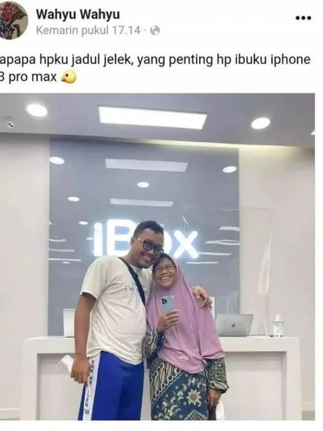 Belikan iPhone 13 Pro Max untuk Sang Ibu, Pria Ini Ngaku Cuma Pakai HP Jadul