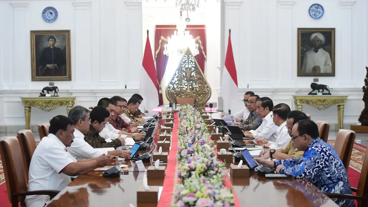 as persiapan Pekan Olahraga Nasional (PON) XXI di Provinsi Aceh dan Sumatra Utara (Sumut) yang akan dimulai pada September 2024 mendatang. Ratas tersebut digelar di Istana Merdeka, Jakarta, pada Senin, 9 Oktober 2023.