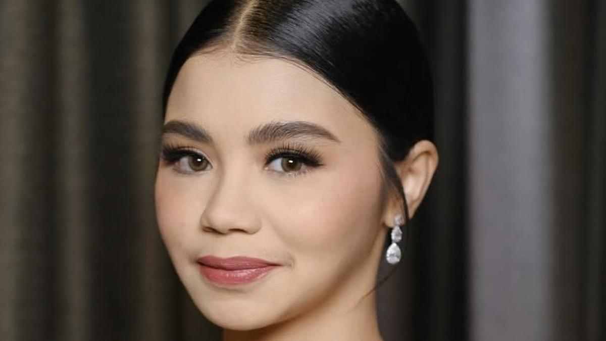 6 Potret Lamaran Alicia Bachsin Adik Bungsu Arumi Bachsin, Anggun Dibalut Kebaya Silver Berpayet