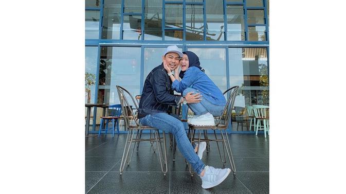 6 Momen Mesra Fikoh LIDA dan Fomalhaut Usai Menikah, Makin Lengket (sumber: Instagram.com/iamfomalhautzamel)