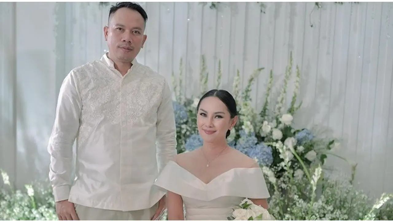 6 Momen Bridal Shower Kalina Ocktaranny, Diceburkan ke Kolam