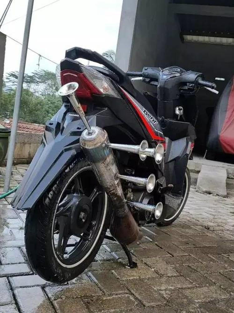 10 Potret Modifikasi Knalpot Paling Nyeleneh, Ada yang Pakai Alat Musik