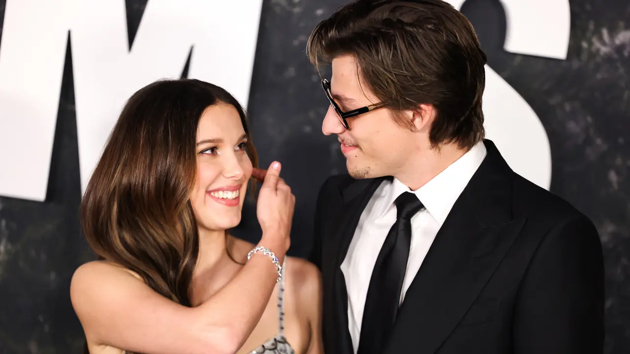 Millie Bobby Brown dan Jake Bongiovi  (Charly TRIBALLEAU / AFP)