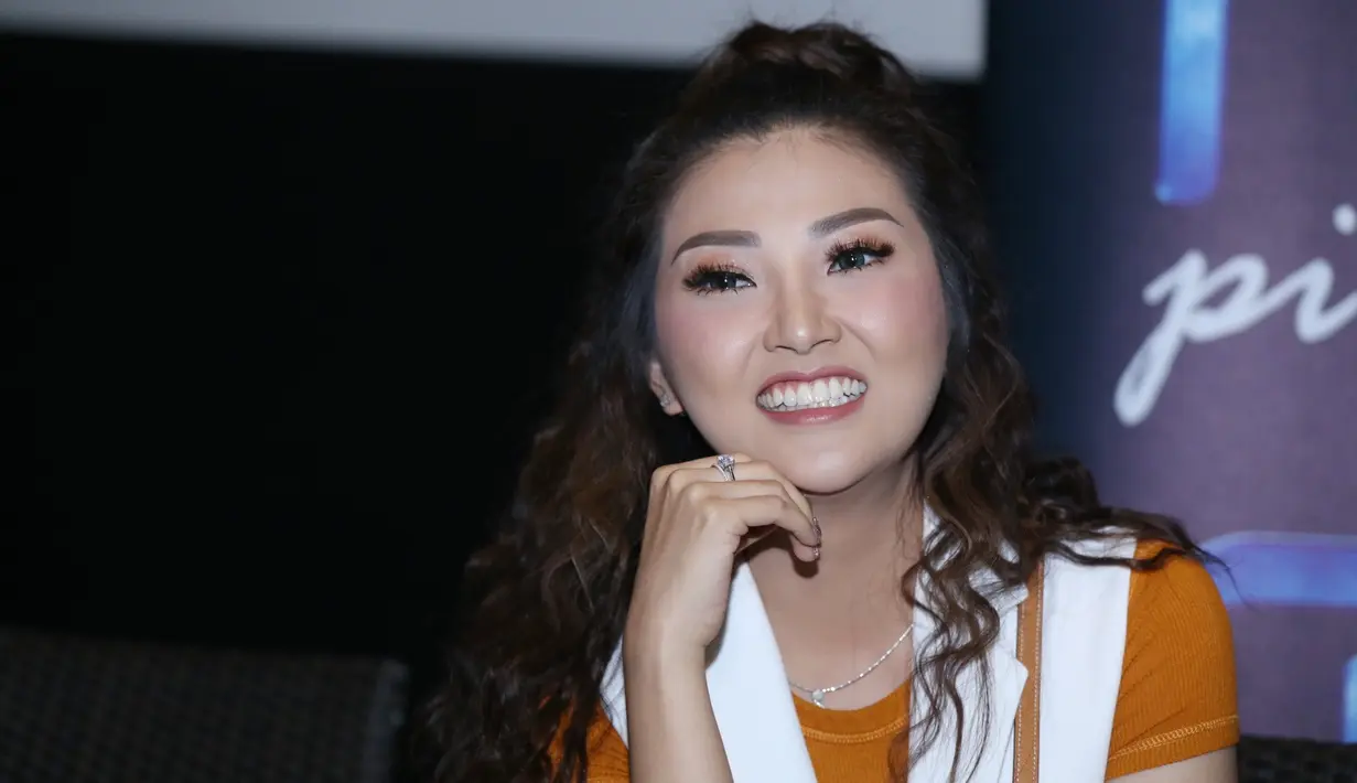 Bagi pemilik single Antara Benci dan Rindu itu, bermain dalam film horor merupakan pengalaman pertamanya. Beberapa keganjilan atau kejadian mistis sempat dirasakan saat menjalani syuting di Bandung Jawa Barat. (Nurwahyunan/Bintang.com)