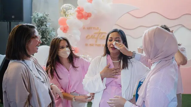 6 Potret Bahagia Baby Shower Nola B3, Siap Sambut Anak Keempat