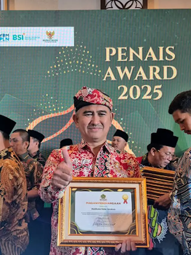 Inspiratif! Wali Kota Tarakan Dianugerahi PENAIS Award 2025 Berkat Perhatian pada Penyuluh Agama