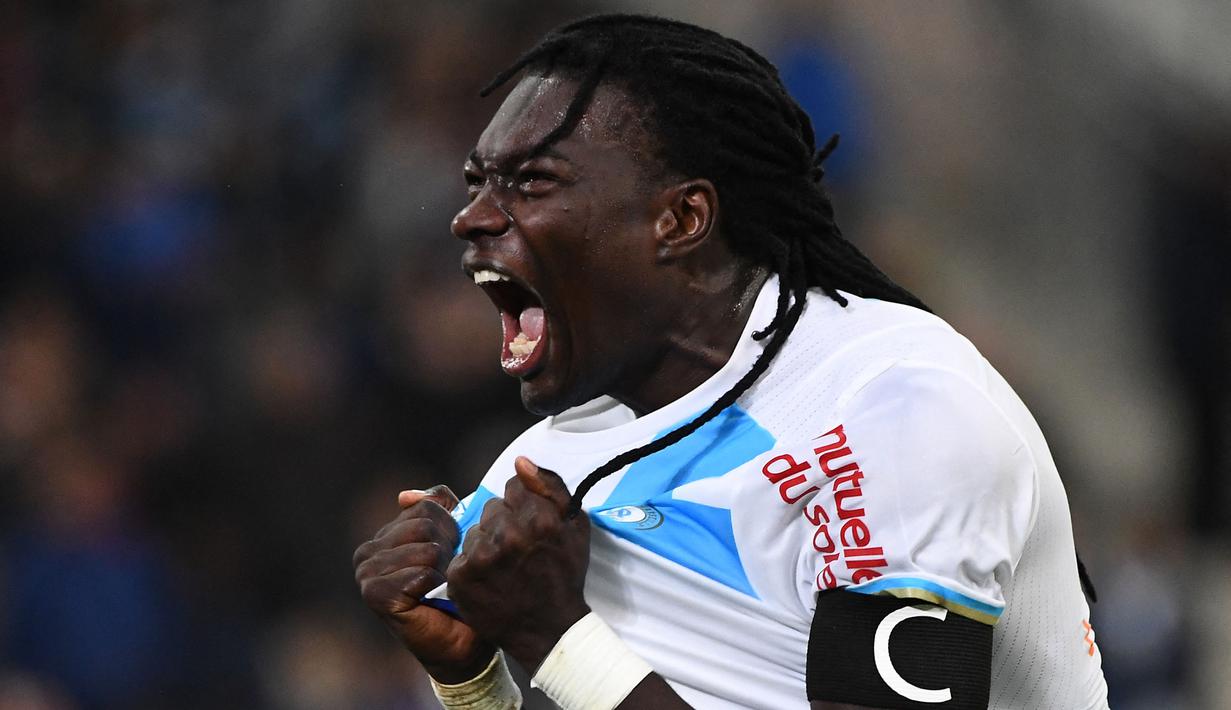 Pada tengah musim 2023, J1 League kedatangan seorang pesepak bola asal Prancis, Bafetimbi Gomis yang memiliki segudang pengalaman bersama klub-klub top Eropa. Kawasaki Frontale menjadi klub yang beruntung mendapatkan jasa striker yang kini menginjak usia 38 tahun. Namun setengah musim harus dilewati Sang Singa, julukannya, tanpa sebiji gol pun. Akankah pada J1 League musim 2024 ini Sang Singa akan mengaum dengan gelontoran gol-golnya? Kita tunggu saja bersama-sama. (AFP/Boris Horvat)