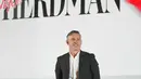 Untuk tahap awal, John Herdman akan menukangi Tomnas Indonesia hingga 2027, dengan potensi penambahan hingga 2029. Tampak dalam foto, pelatih kepala tim nasional sepak bola Indonesia yang baru, John Herdman saat diperkenalkan dalam konferensi pers di Jakarta, Selasa 13 Januari 2026. (AP Photo/Achmad Ibrahim)