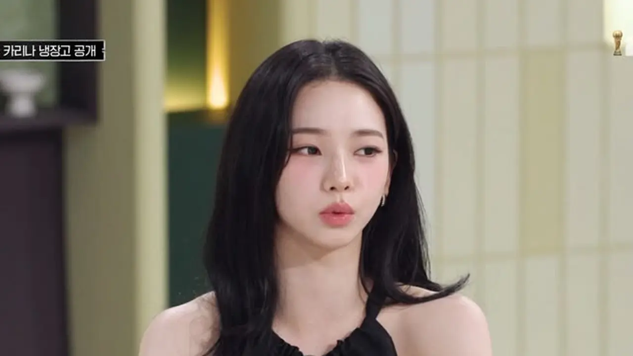 Karina bercerita dalam variety show JTBC “Please Take Care of My Refrigerator”. (YouTube/JTBC Voyage)