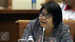 Pelaksana tugas (Plt) Direktur Utama PT Pertamina Yenni Andayani mengikuti rapat dengar pendapat dengan Komisi VII DPR di Kompleks Parlemen, Senayan, Jakarta, Kamis (9/2).(Liputan6.Com/Johan Tallo)
