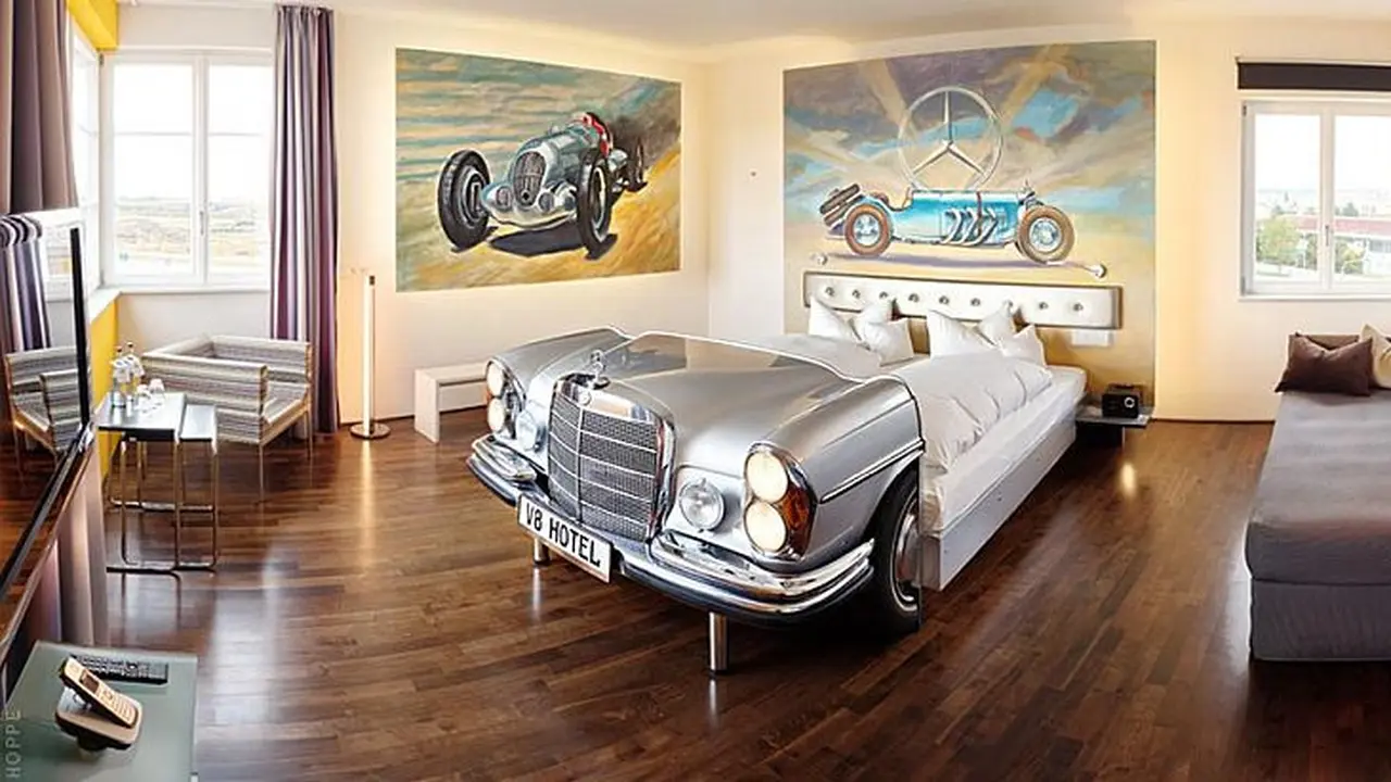 Mercedes Suites