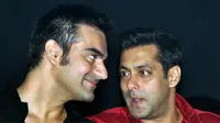 Salman Khan Sedang Tak Akur dengan Adik, Arbaaz Khan