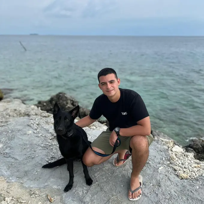 [Fimela] 6 Potret Terbaru Ciccio Manassero Mantan Penyanyi Cilik