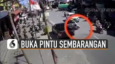 Pemotor nears tertabrak mobil dari arah berlawanan.