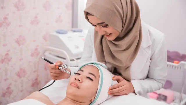 Enaknya Memanjakan Diri Saat Ngabuburit