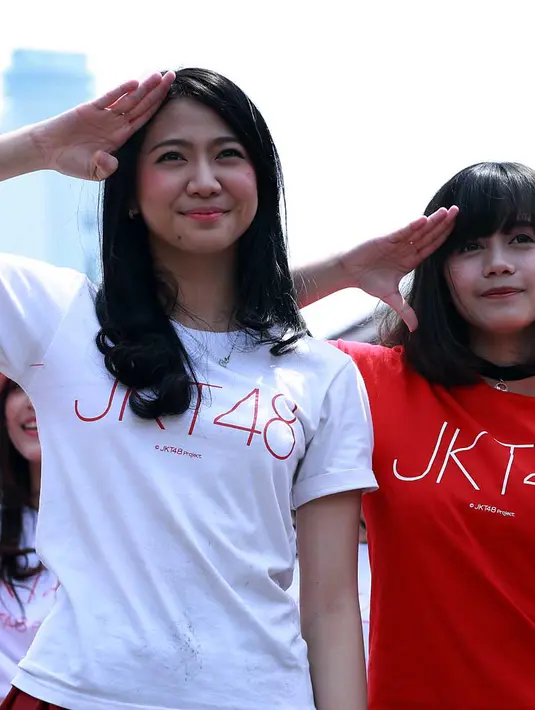 Nabilah JKT48 di acara JKT48 Handshake Festival 'Refrain Penuh Harapan' di Balai Sudirman, Jakarta Selatan pada Senin (17/8/2015). (Deki Prayoga/Bintang.com)