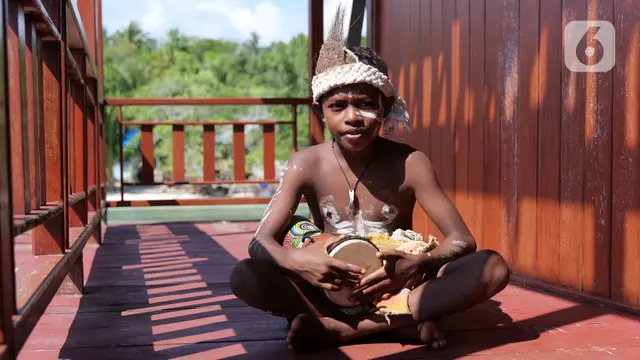 Aktivitas Anak-Anak Papua di Rumah Seni Sawinggrai