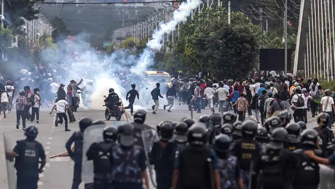 Nepal Bergejolak: Evakuasi WNI Mendesak, DPR Bertindak!