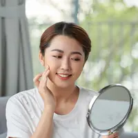 Ilustrasi perempuan dengan makeup flawless. (c) makidotvn/Depositphotos.com