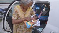 Seorang wanita di India berhasil melahirkan bayi hasil IVF (bayi tabung) dengan selamat.