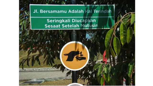 6 Nama Jalan Tentang Cinta Ini Absurd, Ada-Ada Saja
