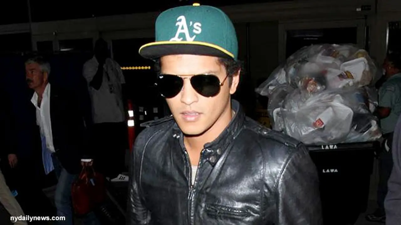 bruno-mars-130603a.jpg