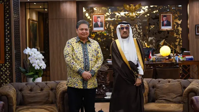 Menteri Koordinator Bidang Perekonomian Airlangga Hartarto bertemu dengan Duta Besar Arab Saudi untuk Republik Indonesia Faisal bin Abdullah Al-Amudi. (Dok Kemenko Perekonomian)