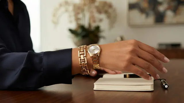 Model Gelang Emas yang Menonjolkan Aura Kaya