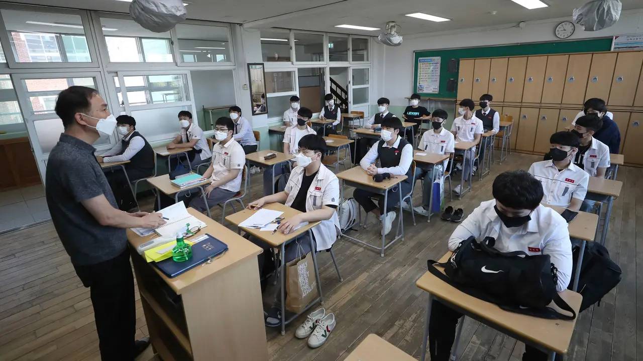 Rutinitas Baru Pelajar SMA di Korea Pasca Pandemi Covid-19