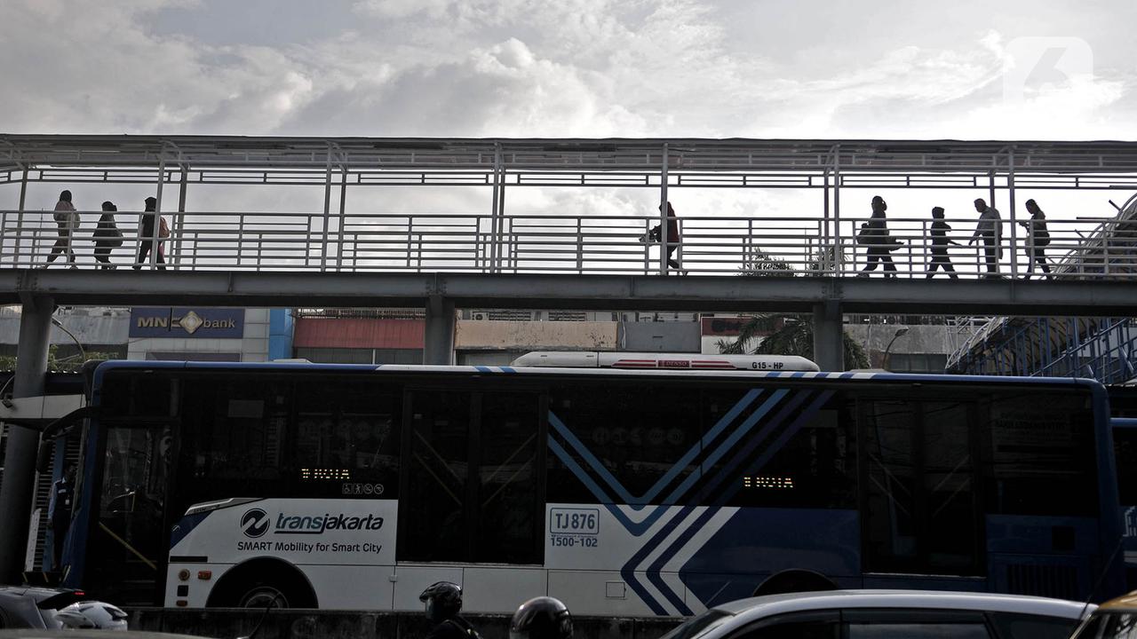 FOTO: PSBB Transisi, Jumlah Penumpang Transjakarta Naik 22 Persen