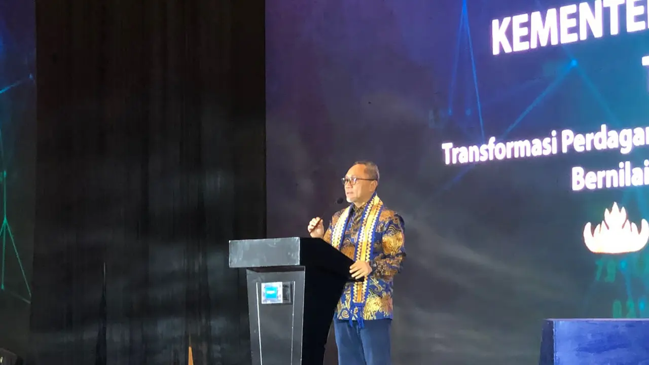 Menteri Perdagangan (Mendag), Zulkifli Hasan resmi membuka rapat kerja (raker) tahun 2023 dengan tema “Transformasi Perdagangan Mendukung Pembangunan Ekonomi Bernilai Tambah dan Berkelanjutan” di Lampung, Rabu (1/3/2023).