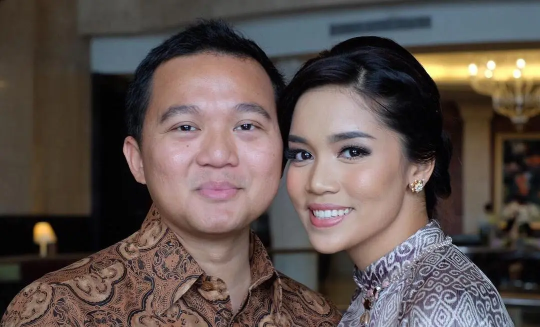 Alexandra Asmasoebrata dan Subhan Aksa bertunangan.