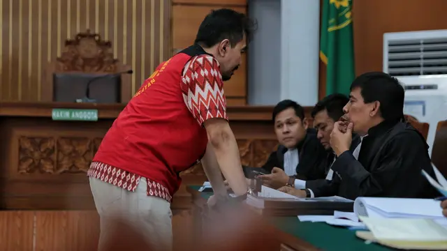 [Bintang] Gatot Brajamusti