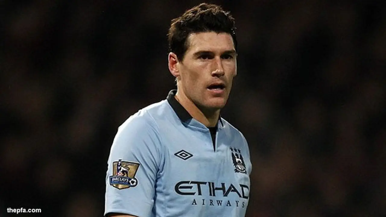 gareth-barry-130728c.jpg
