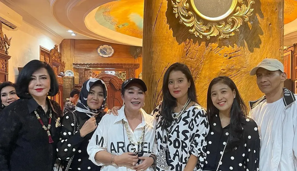 Jenny Rachman Ultah ke-63 (Instagram/marcella.zalianty)