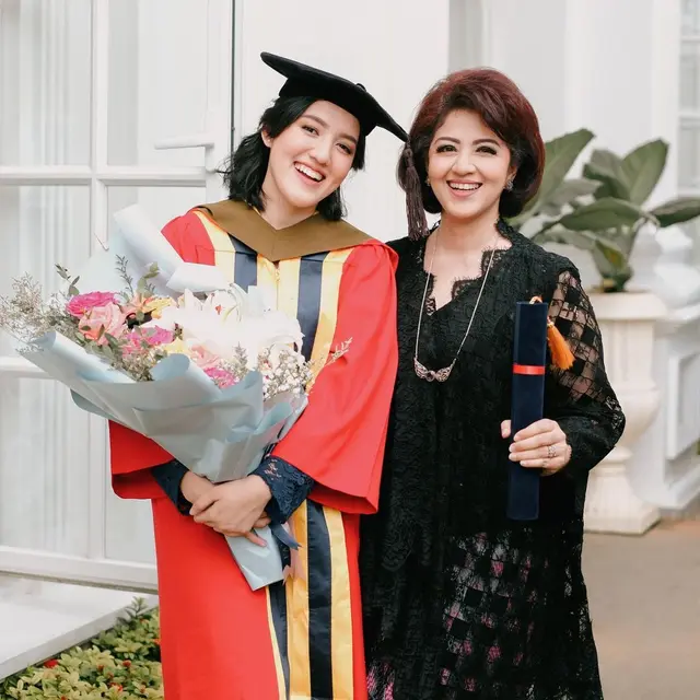 6 Momen Wisuda Online Ify Alyssa, Kini Jadi Sarjana Seni Musik