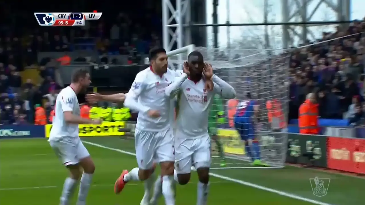 Gol Penalti Benteke Cetak Kemenangan Liverpool atas Palace 2-1
