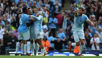 Bek Manchester City asal Kroasia, Josko Gvardiol, merayakan gol bersama rekan setimnya setelah tinjauan VAR mengesahkan golnya pada laga Premier League melawan Bournemouth di Stadion Etihad, Manchester, 23 Agustus 2026. (Darren Staples/AFP)