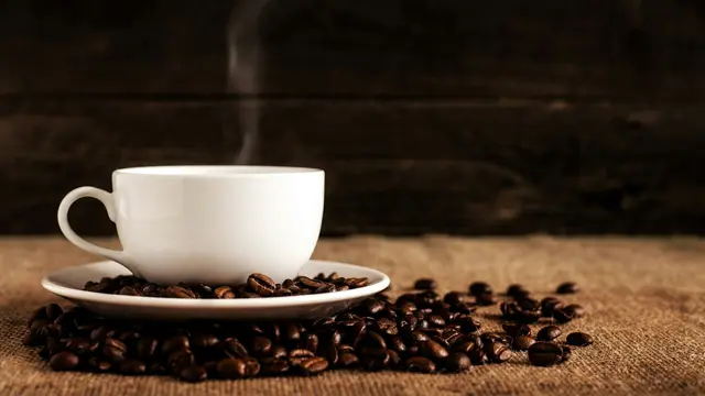 Kopi dan Minuman Berkafein Tinggi