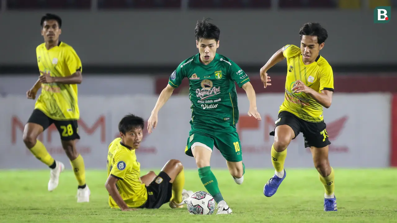 Foto: Peran Besar Bocah 17 Tahun Milik Persebaya saat Mengalahkan Barito Putera di Pekan ke-15 BRI Liga 1
